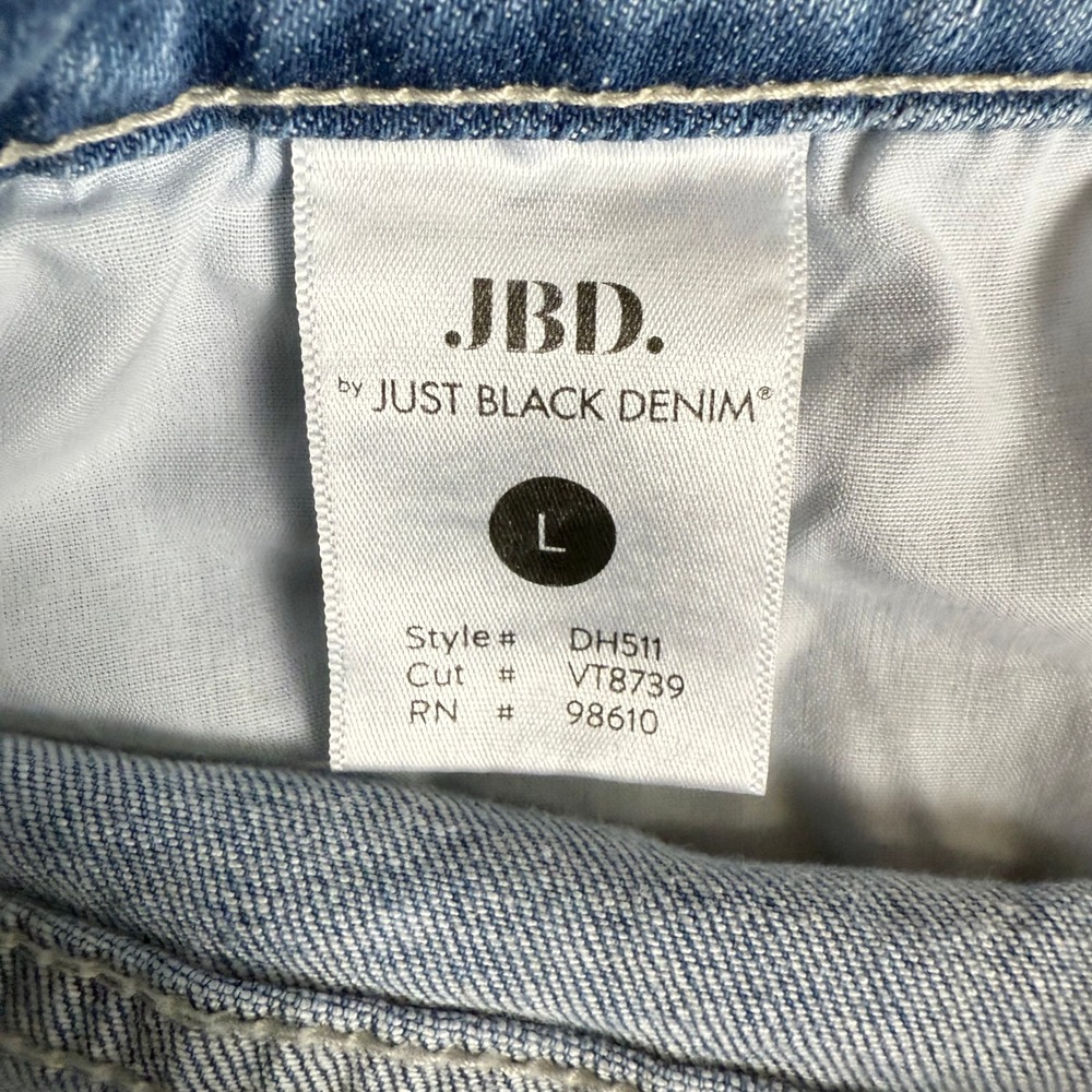 JBD Just Black Denim Distressed Frayed Hem Light Wash Denim Shorts NWT Size L - Picture 7 of 10